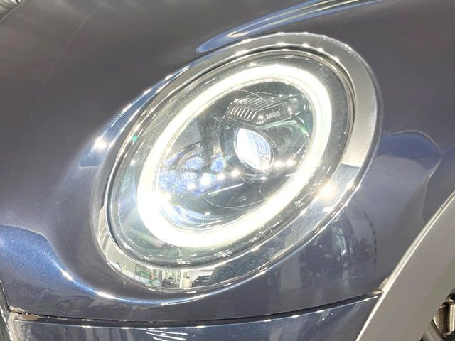 ��LED�w�b�h���C�g:��ԑ��s�����ǍD�Ȏ��E���m�ۂ����S���ĉ^�]�ł��鍂�P�xLED�w�b�h���C�g�𑕔�!�_�����x�������A����d�͂��}�����Ă��܂��B