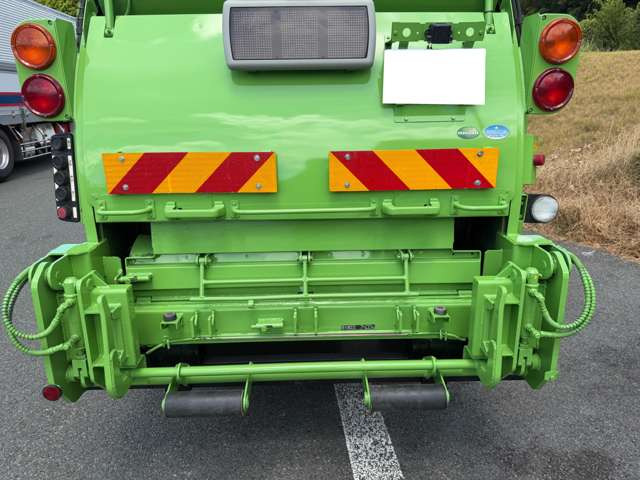 タイタン塵芥車