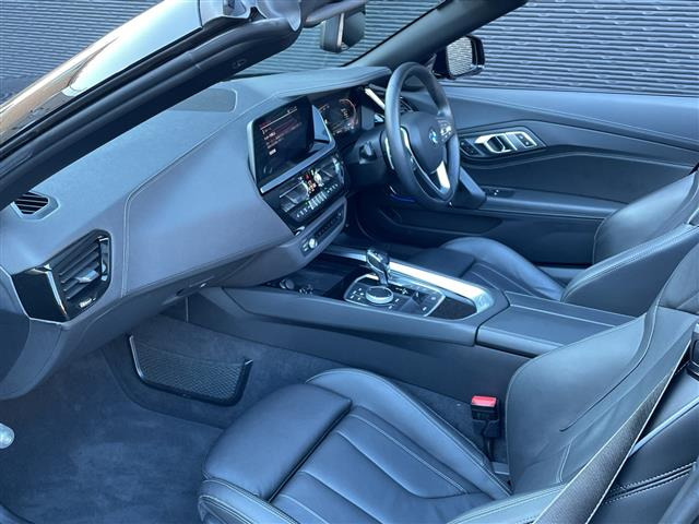 Z4sドライブ 20i スポーツ