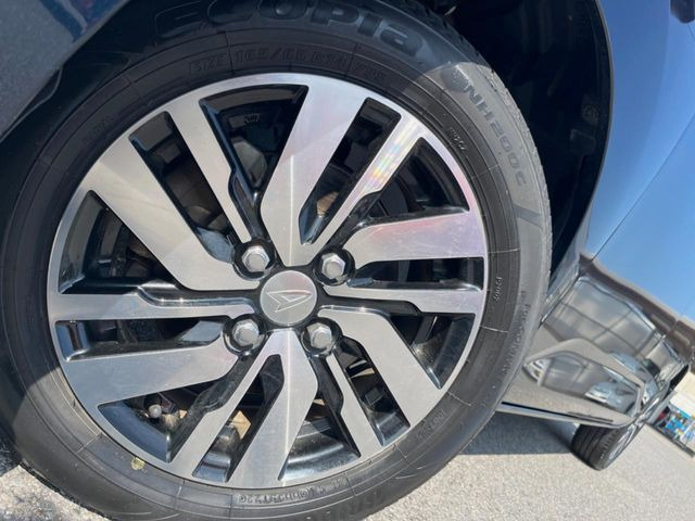 �y����14�C���`�A���~�z�C�[���z�O�ςɃ}�b�`���������A���~�z�C�[���𑕒����Ă���܂��B�e��ЊO�A���~�z�C�[����A�X�^�b�h���X�^�C�����戵�����Ă���܂��B���񂲑��k����������