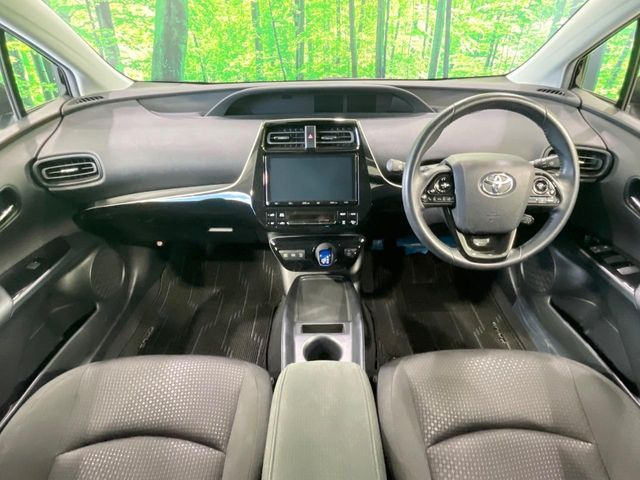 プリウス1.8 S