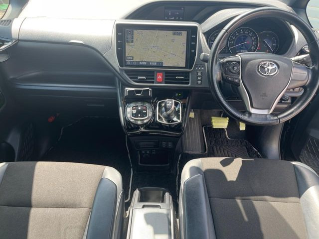 ノア1.8 ハイブリッド Si W×B II