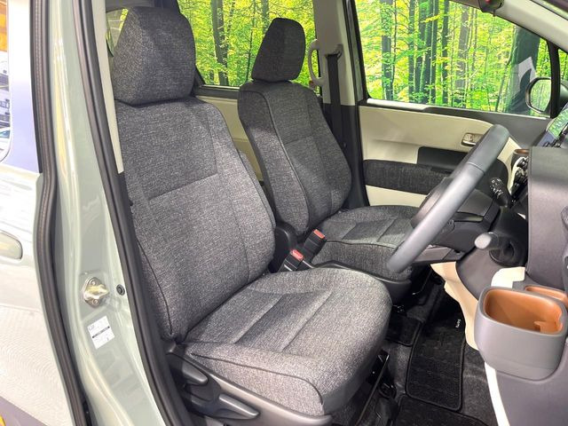 運転席シート廻りは使用感も少なく、良好な状態となっています。丁寧に使われていたことがよくわかりますね。