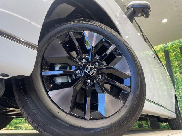 �y����16�C���`�A���~�z�C�[���z�O�ςɃ}�b�`���������A���~�z�C�[���𑕒����Ă���܂��B�e��ЊO�A���~�z�C�[����A�X�^�b�h���X�^�C�����戵�����Ă���܂��B���񂲑��k����������