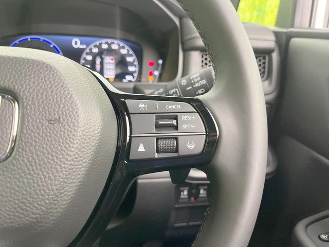 【アダプティブクルーズコントロール】高速道路での長距離走行が楽に!!自動で速度を保つクルーズコントロールが、衝突軽減システムと連携し、前方の車両を感知して車間を保つように速度調節してくれます!!