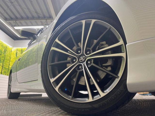 �y����17�C���`�A���~�z�C�[���z�O�ςɃ}�b�`���������A���~�z�C�[���𑕒����Ă���܂��B�e��ЊO�A���~�z�C�[����A�X�^�b�h���X�^�C�����戵�����Ă���܂��B���񂲑��k����������