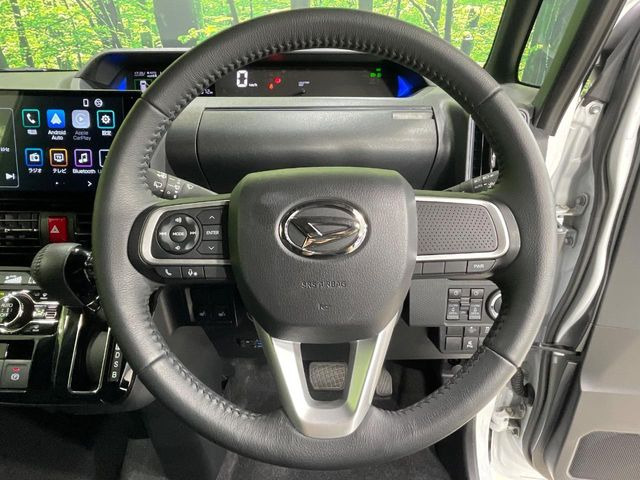 【ステアリングスイッチ】運転中、前方から目線をそらすことなく、オーディオ等の操作が可能な便利機能!安心&快適なドライブを演出してくれます♪