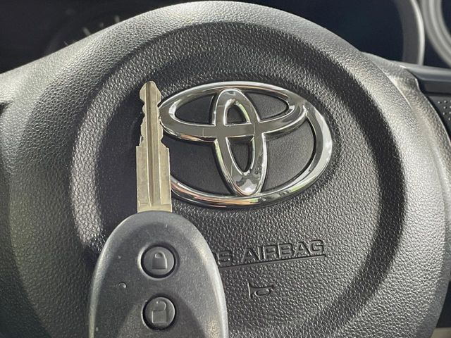 【キーレス】少し離れた場所からでもボタン一つでドアの開錠・施錠ができるのでとっても便利!ドアの鍵穴周りに傷をつけることもありません♪
