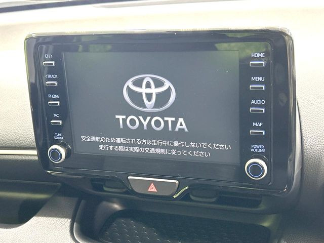 �y8�C���` �f�B�X�v���C�I�[�f�B�I�z���ʂ̃f�B�X�v���C��AppleCarPlay��AndroidAuto�����p�\�B�傫�ȉ�ʂŃX�}�z�i�r�A�v���������p���������܂���