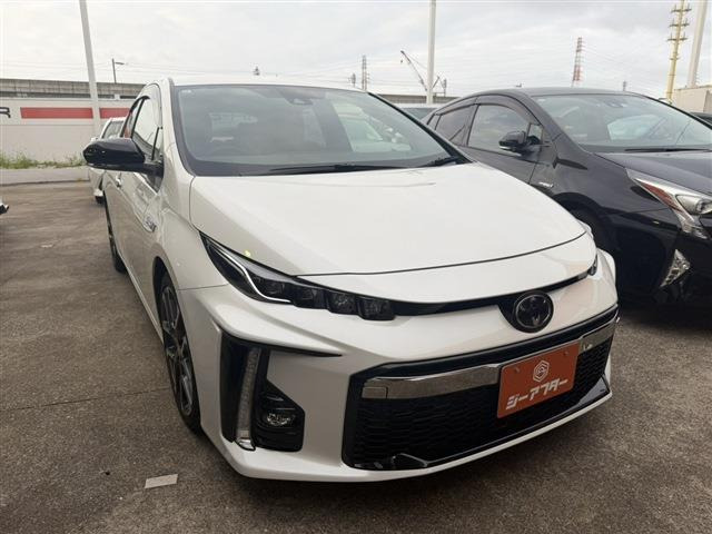 プリウスPHV1.8 S GR スポーツ