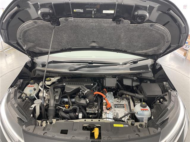 ノートオーラ1.2 G FOUR レザーエディション 4WD