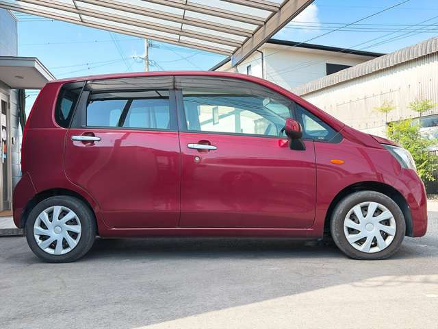 当店の車輌をご覧いただき、ありがとうございます。福岡県最大級!軽自動車専門店♪オールメーカーの軽自動車を常時約200台展示しております!お探しの車がきっと見つかります!!