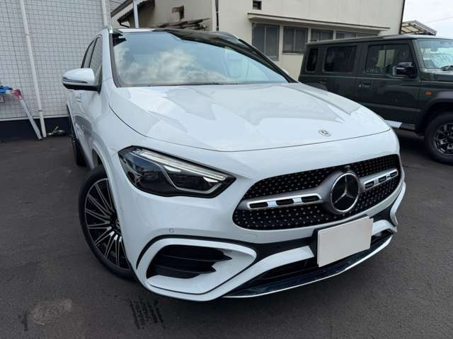 GLAクラスGLA200d 4マチック AMGラインパッケージ 4WD