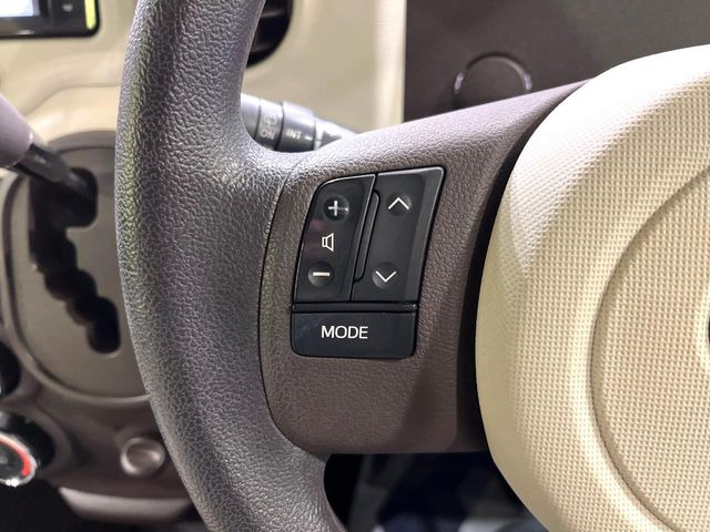 【ステアリングスイッチ】運転中、前方から目線をそらすことなく、オーディオ等の操作が可能な便利機能!安心&快適なドライブを演出してくれます♪