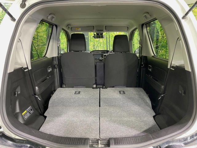 普段のお買い物や通勤、送迎等に十分な荷室スペースを確保しております。セカンドシートを倒すと、大きな荷物の積載も可能です♪