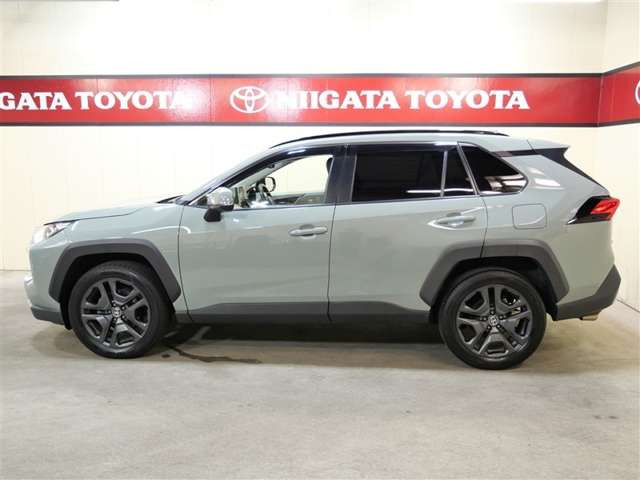 RAV42.0 アドベンチャー 4WD