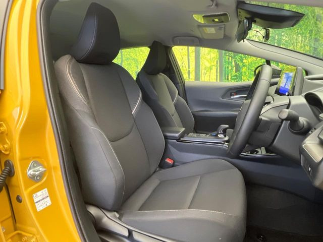 運転席シート廻りは使用感も少なく、良好な状態となっています。前オーナー様が丁寧に使っていたことがよくわかりますね。