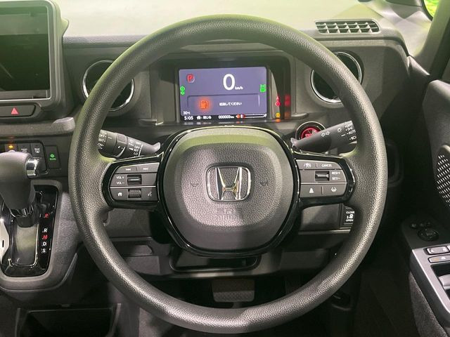 【ステアリングスイッチ】運転中、前方から目線をそらすことなく、オーディオ等の操作が可能な便利機能!安心&快適なドライブを演出してくれます♪