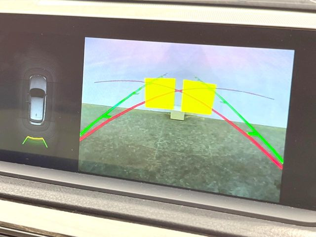 ●ガイドライン付きバックカメラ:不安な駐車もこれで安心!ガイドライン付きなので狭い箇所での駐車もラクラクです!