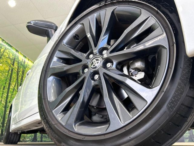 �y����17�C���`�A���~�z�C�[���z�O�ςɃ}�b�`���������A���~�z�C�[���𑕒����Ă���܂��B�e��ЊO�A���~�z�C�[����A�X�^�b�h���X�^�C�����戵�����Ă���܂��B���񂲑��k����������