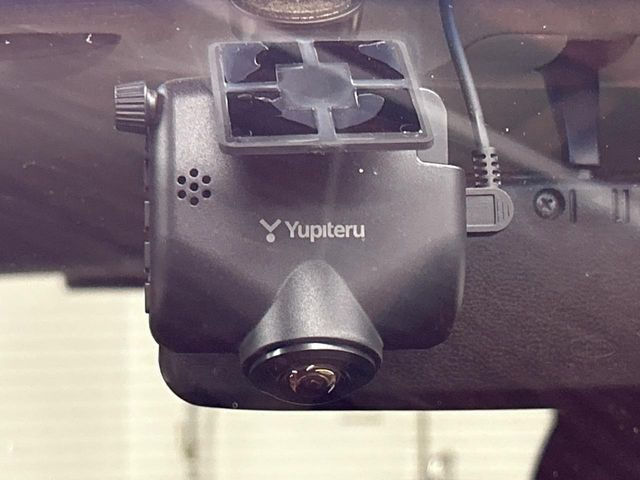 【ドライブレコーダー】ドライブレコーダー装備!走行中はもちろん、あおり運転や事故に遭遇した際、映像で記録し、万一のリスクに備えます。※記録用SDカードはお客様ご自身でご準備いただく必要があります。