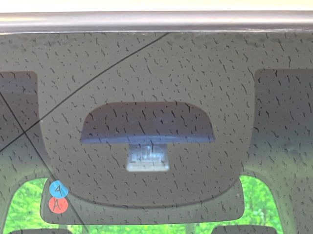 【シティブレーキアクティブシステム】低速走行中に前方の車両等を認識し、衝突しそうな時は警報とブレーキで衝突回避と被害軽減をアシスト。より安全にドライブをお楽しみいただけます。