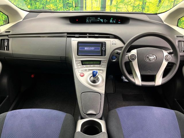 プリウス1.8 S
