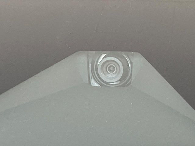 【アイサイトVer3】前方の車両等を検知し、衝突しそうな時は警報で注意を促し、ブレーキを踏む力をサポート。ブレーキを踏めなかった場合は衝突被害軽減ブレーキが作動、衝突回避をサポートします。