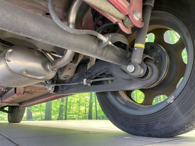お車を安心してお乗りいただく為には、足回りの定期点検が欠かせません。サービスサポート(有償保証)では無料点検もご提供しており、安心のカーライフをお過ごしいただけるサポート体制が整っています。
