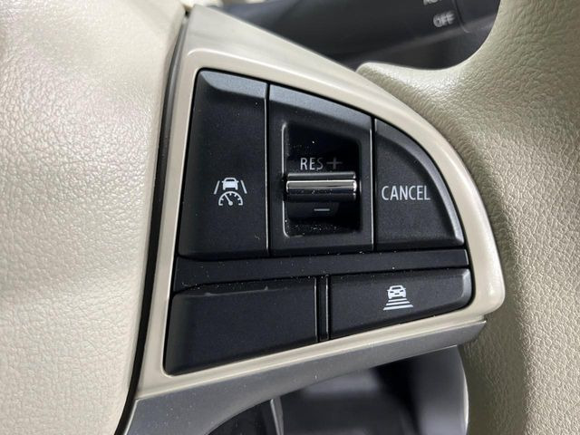 【アダプティブクルーズコントロール】高速道路での長距離走行が楽に!!自動で速度を保つクルーズコントロールが、衝突軽減システムと連携し、前方の車両を感知して車間を保つように速度調節してくれます!!