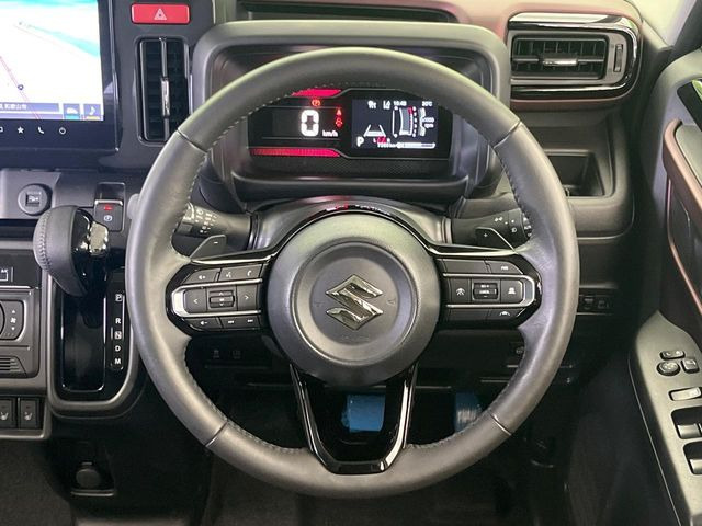 【純正革巻きステアリング】上質な革を使用することで、手にしっかり馴染みとても運転しやすいハンドルです♪