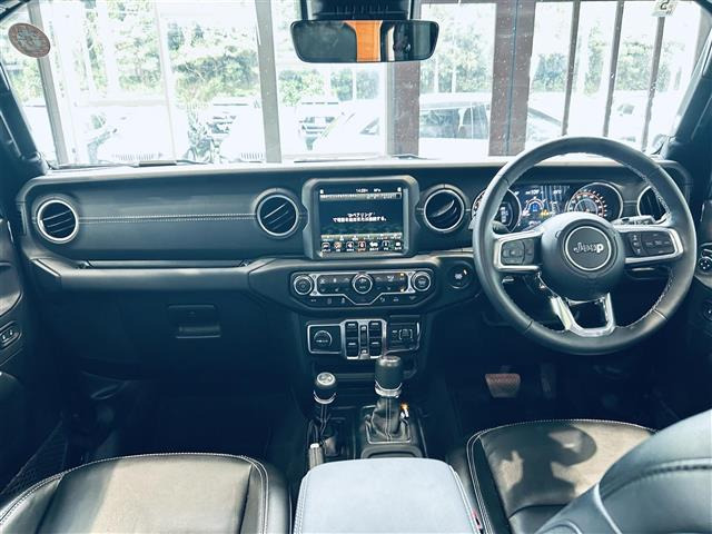 ラングラーアンリミテッド サハラ 4WD