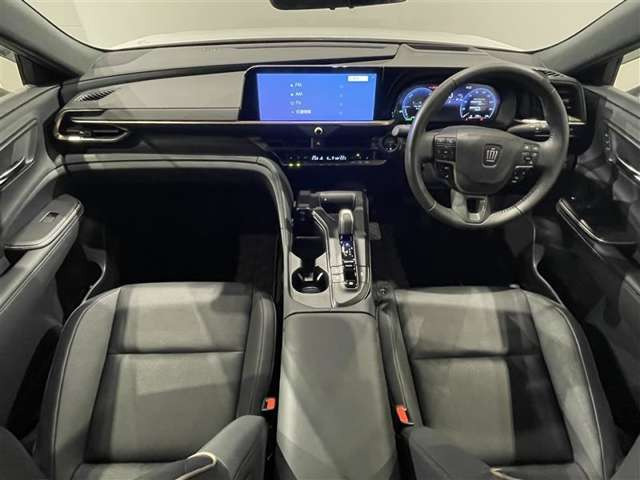 クラウンクロスオーバー2.5 G アドバンスト レザー パッケージ E-Four 4WD
