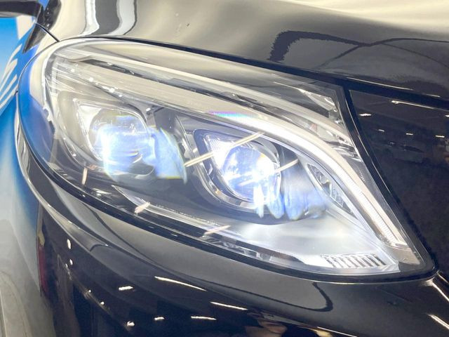 ●LEDヘッドライト:夜間走行時も良好な視界を確保し安心して運転できる高輝度LEDヘッドライトを装備!点灯速度が早く、消費電力も抑えられています。