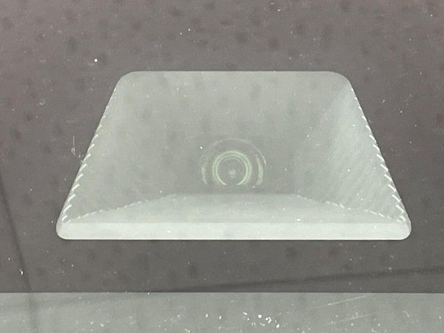【ホンダセンシング】走行中に前方の車両等を認識し、衝突しそうな時は警報とブレーキで衝突回避と被害軽減をアシスト。より安全にドライブをお楽しみいただけます。