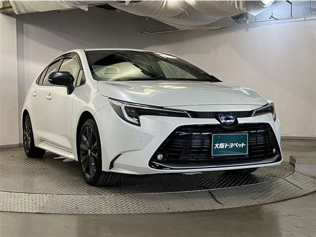 カローラ1.8 ハイブリッド W×B