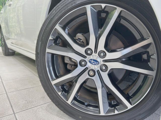 �y����17�C���`�A���~�z�C�[���z�O�ςɃ}�b�`���������A���~�z�C�[���𑕒����Ă���܂��B�e��ЊO�A���~�z�C�[����A�X�^�b�h���X�^�C�����戵�����Ă���܂��B���񂲑��k����������