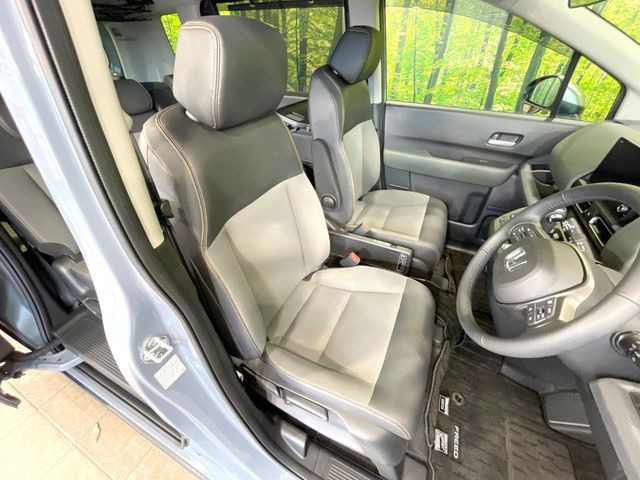 運転席シート廻りは使用感も少なく、良好な状態となっています。丁寧に使われていたことがよくわかりますね。