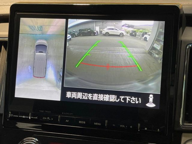 【マルチアラウンドモニター】専用のカメラにより、上から見下ろしたような視点で360度クルマの周囲を確認することができます☆死角部分も確認しやすく、狭い場所での切り返しや駐車もスムーズに行えます。