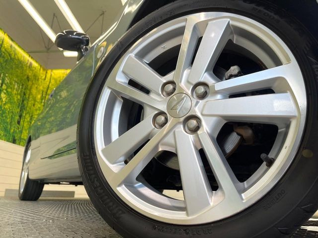 �y����16�C���`�A���~�z�C�[���z�O�ςɃ}�b�`���������A���~�z�C�[���𑕒����Ă���܂��B�e��ЊO�A���~�z�C�[����A�X�^�b�h���X�^�C�����戵�����Ă���܂��B���񂲑��k����������