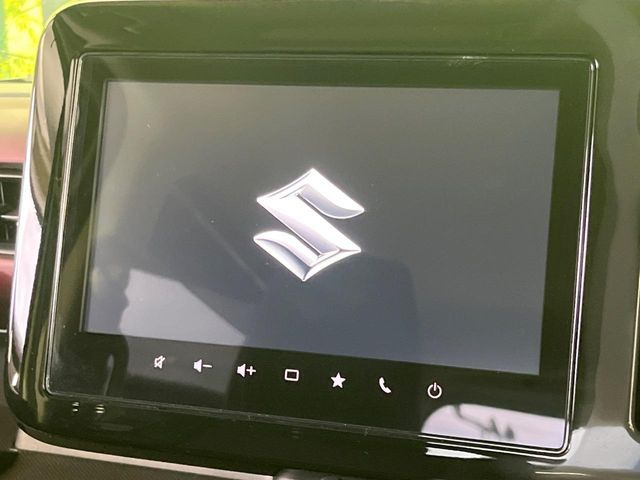 【メーカー純正9型ナビ】インテリアに溶け込むスタイリッシュな「専用設計」メーカーナビを装備♪視認性や操作性など基本性能にも優れ、より上質なカーライフをお楽しみいただけます。