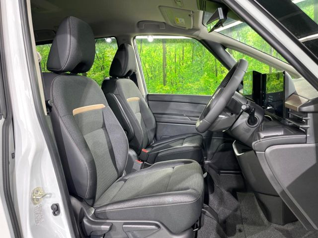 運転席シート廻りは使用感も少なく、良好な状態となっています。丁寧に使われていたことがよくわかりますね。