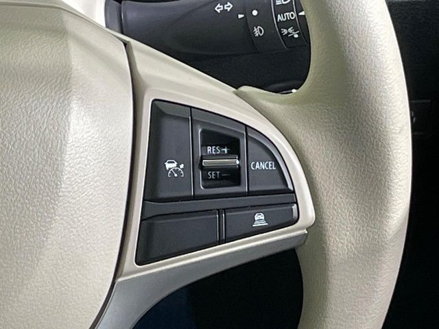 【アダプティブクルーズコントロール】高速道路での長距離走行が楽に!!自動で速度を保つクルーズコントロールが、衝突軽減システムと連携し、前方の車両を感知して車間を保つように速度調節してくれます!!