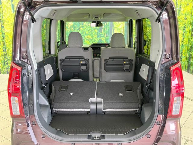 普段のお買い物や通勤、送迎等に十分な荷室スペースを確保しております。セカンドシートを倒すと、大きな荷物の積載も可能です♪