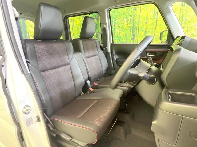 運転席シート廻りは使用感も少なく、良好な状態となっています。丁寧に使われていたことがよくわかりますね。