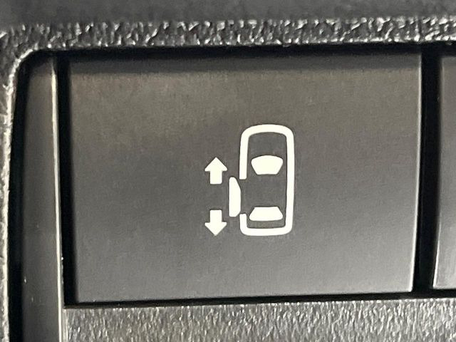 【パワースライドドア】スマートキーや運転席のスイッチでスライドドアの開閉が可能♪電動だから力を入れてドアを開ける必要が無く、小さいお子様でも、重い荷物を持っている時もラクに開け閉めできます♪