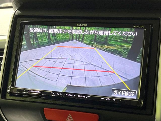 【バックカメラ】駐車時に後方がリアルタイム映像で確認できます。大型商業施設や立体駐車場での駐車時や、夜間のバック時に大活躍!運転スキルに関わらず、今や必須となった装備のひとつです!