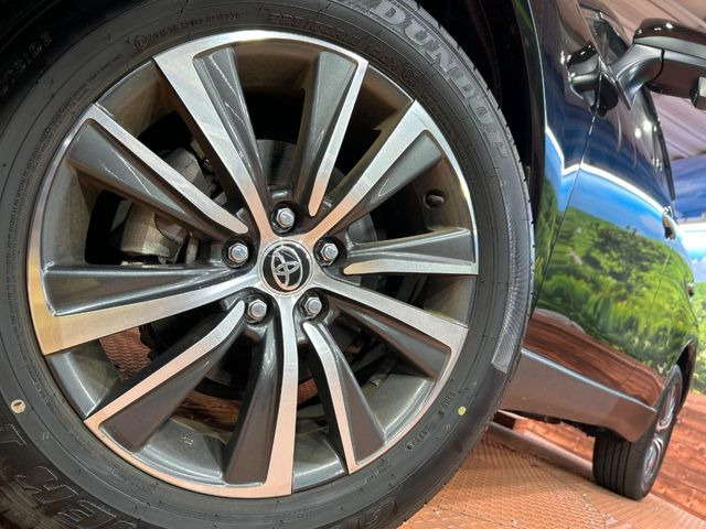 �y����18�C���`�A���~�z�C�[���z�O�ςɃ}�b�`���������A���~�z�C�[���𑕒����Ă���܂��B�e��ЊO�A���~�z�C�[����A�X�^�b�h���X�^�C�����戵�����Ă���܂��B���񂲑��k����������