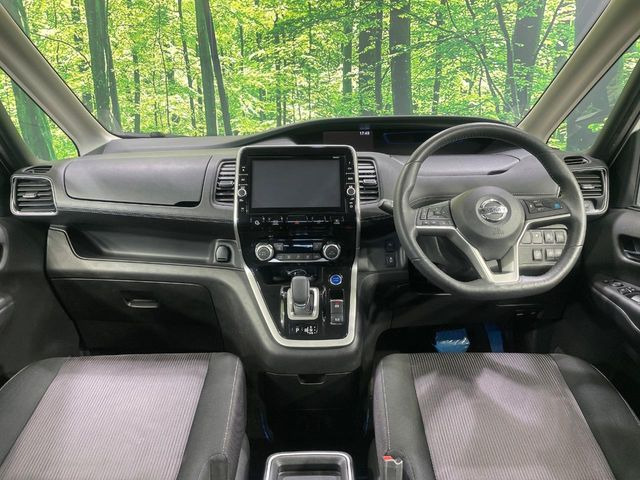 セレナ1.2 e-POWER ハイウェイスターV