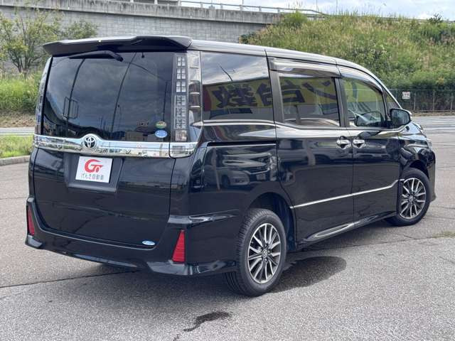 ヴォクシー2.0 ZS 煌 4WD